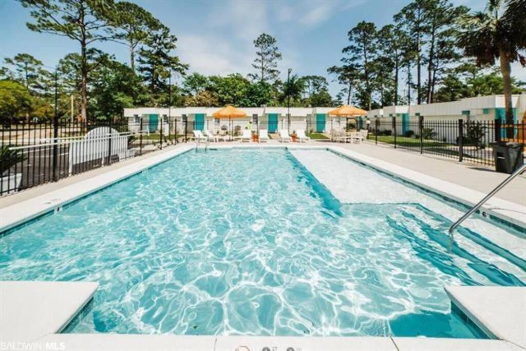 Gulf Shores Getaway Steps Away From The Pool! Exterior photo